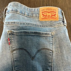 Levi’s skinny jeans